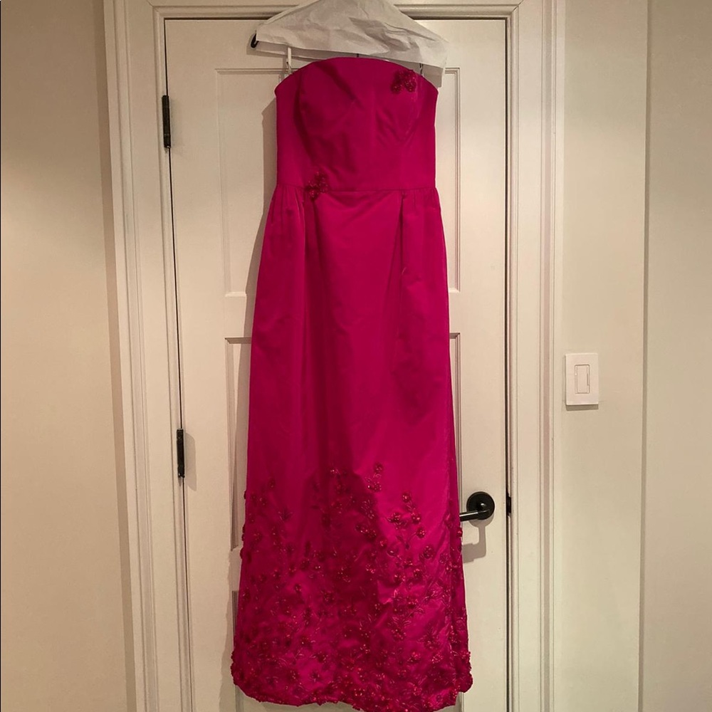 Oscar de la Renta gown